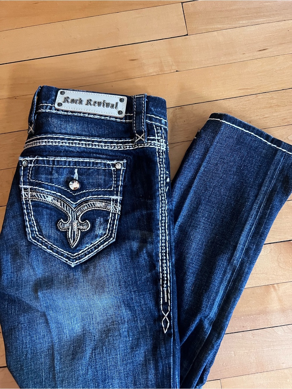 Rock Revival Women's Skinny Jeans with Embroidered Pocket